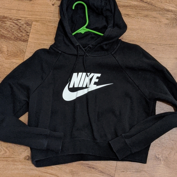 Nike Tops - Nike cropped hoodie